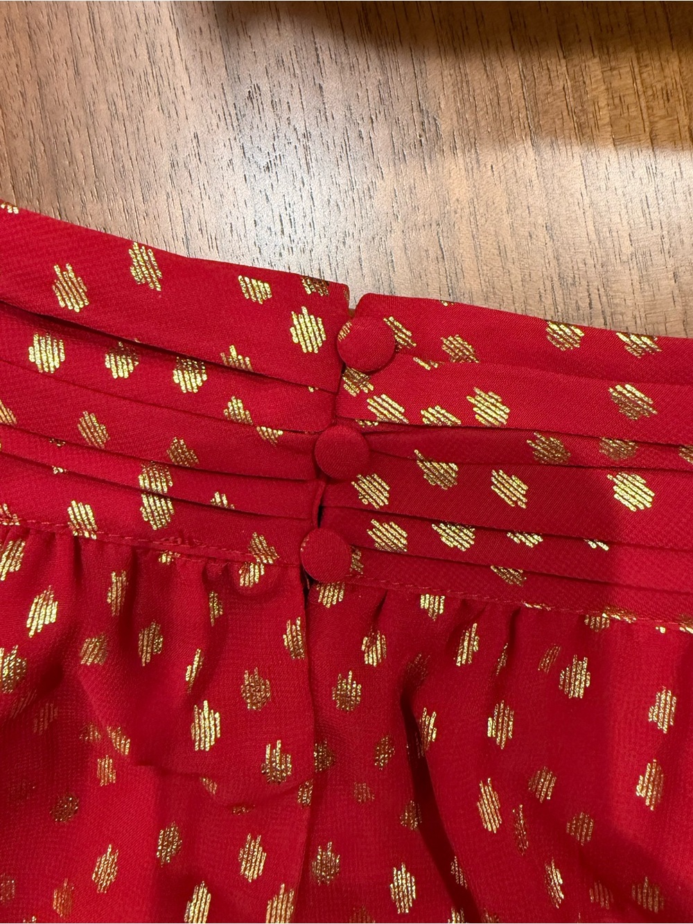 Vince Camuto Red With Gold Dot Button Neck Flutter Sleeve Blouse - Picture 5 of 8